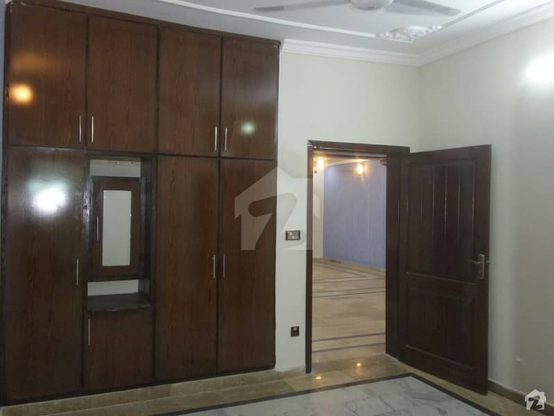 In Lehtarar Road House Sized 5 Marla For Rent