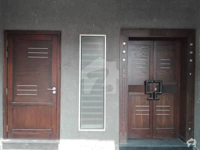 جوبلی ٹاؤن ۔ بلاک سی جوبلی ٹاؤن لاہور میں 5 کمروں کا 7 مرلہ مکان 1.75 کروڑ میں برائے فروخت۔