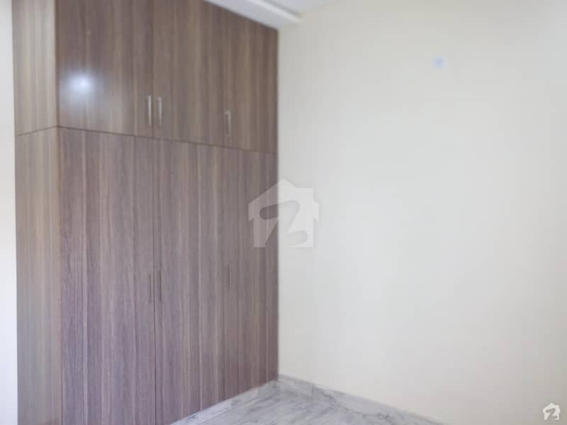 Perfect 4 Marla Flat In Paragon City For Rent