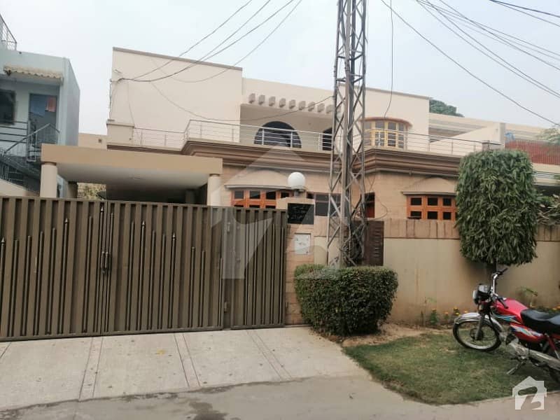 01 Kanal Upper Portion Facing Park Is Available For Rent
