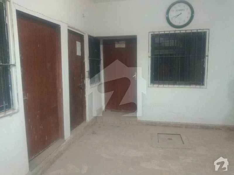 بفر زون - سیکٹر 16-A بفر زون نارتھ کراچی کراچی میں 6 کمروں کا 5 مرلہ مکان 1.5 کروڑ میں برائے فروخت۔