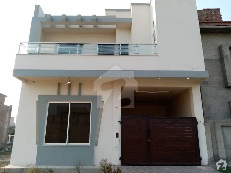 Satiana Road 4 Marla House Up For Sale