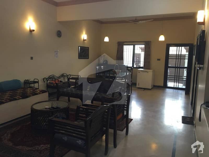گلستانِ جوہر کراچی میں 5 کمروں کا 8 مرلہ مکان 2.8 کروڑ میں برائے فروخت۔