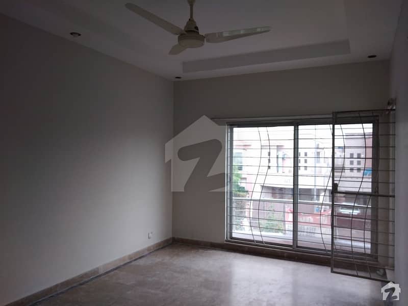 Buy A Centrally Located 10 Marla House In Paragon City