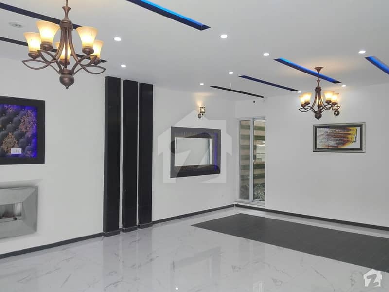 Good 2 Kanal House For Sale In Model Town