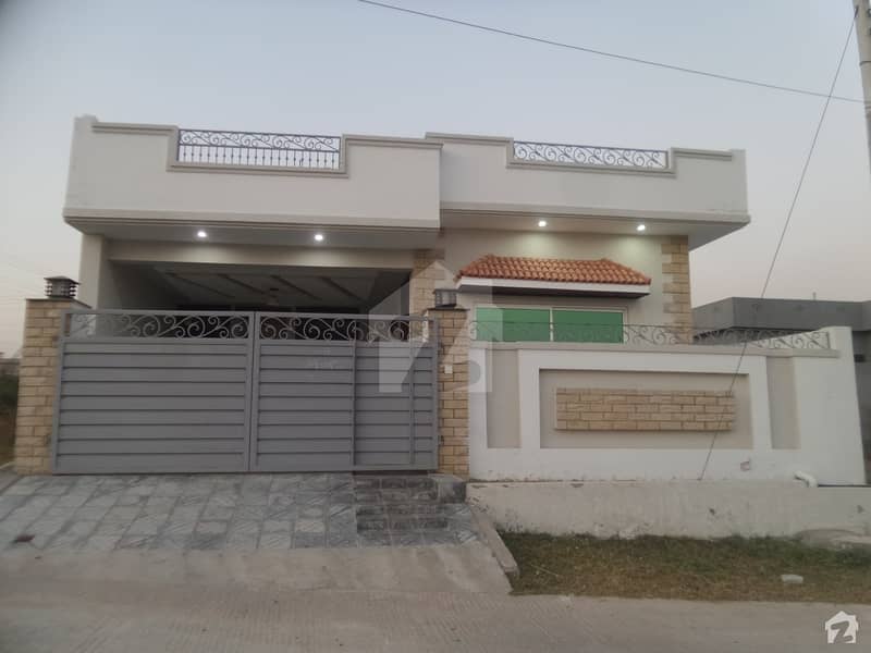 صنوبر سٹی اڈیالہ روڈ راولپنڈی میں 3 کمروں کا 8 مرلہ مکان 90 لاکھ میں برائے فروخت۔