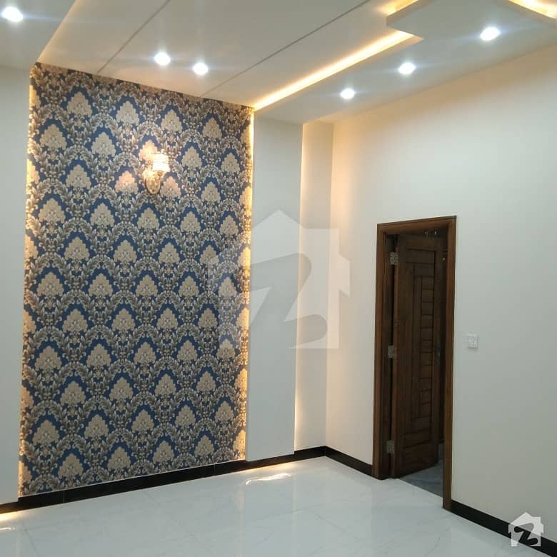 ماڈل سٹی ون کینال روڈ فیصل آباد میں 3 کمروں کا 5 مرلہ مکان 1.14 کروڑ میں برائے فروخت۔