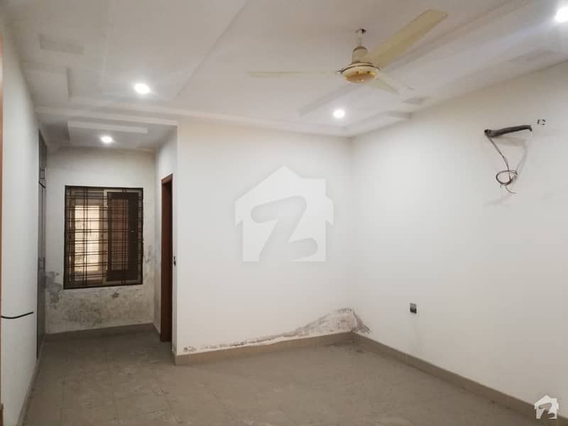 Good 840  Square Feet Flat For Sale In Sialkot Bypass