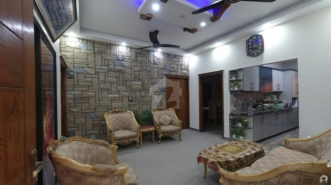 کے ڈی اے آفیسرز سوسائٹی گلشنِ اقبال ٹاؤن کراچی میں 3 کمروں کا 7 مرلہ زیریں پورشن 2.75 کروڑ میں برائے فروخت۔