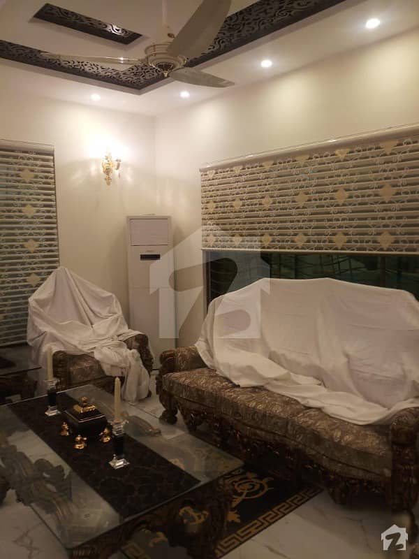 بحریہ ٹاؤن سیکٹر B بحریہ ٹاؤن لاہور میں 5 کمروں کا 1 کنال مکان 2.45 لاکھ میں کرایہ پر دستیاب ہے۔