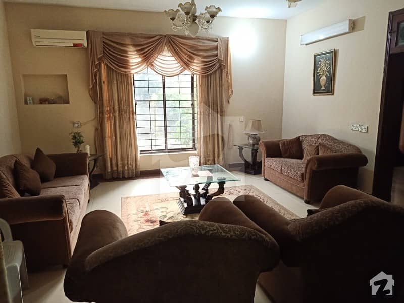 جوہر ٹاؤن فیز 1 جوہر ٹاؤن لاہور میں 6 کمروں کا 1 کنال مکان 3.5 کروڑ میں برائے فروخت۔