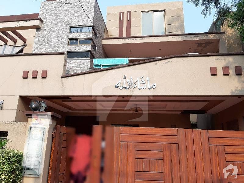 ابدالینزکوآپریٹو ہاؤسنگ سوسائٹی لاہور میں 8 کمروں کا 1 کنال مکان 4.5 کروڑ میں برائے فروخت۔ ابدالینزکوآپریٹو ہاؤسنگ سوسائٹی لاہور میں 8 کمروں کا 1 کنال مکان 4.5 کروڑ میں برائے فروخت۔