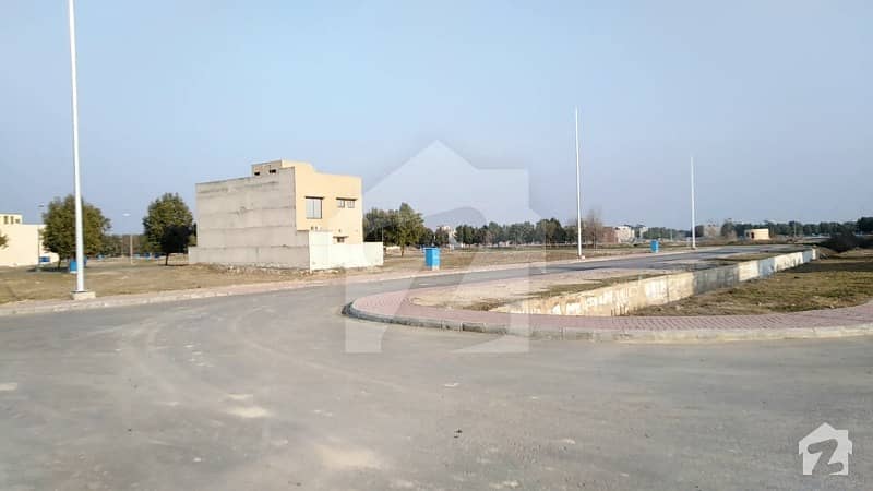 8 Marla Residential Facing Monument Zoo Park 80feet Road Possession Plot For Sale In Bahria Orchard