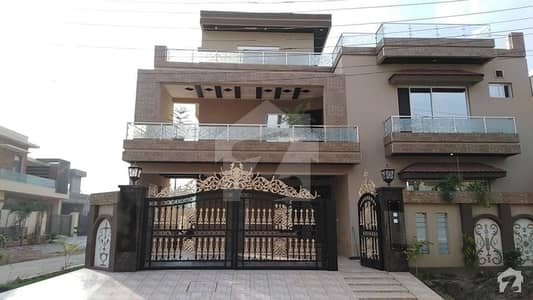 او پی ایف ہاؤسنگ سکیم - بلاک ڈی او پی ایف ہاؤسنگ سکیم لاہور میں 7 کمروں کا 1 کنال مکان 4.1 کروڑ میں برائے فروخت۔ او پی ایف ہاؤسنگ سکیم - بلاک ڈی او پی ایف ہاؤسنگ سکیم لاہور میں 7 کمروں کا 1 کنال مکان 4.1 کروڑ میں برائے فروخت۔
