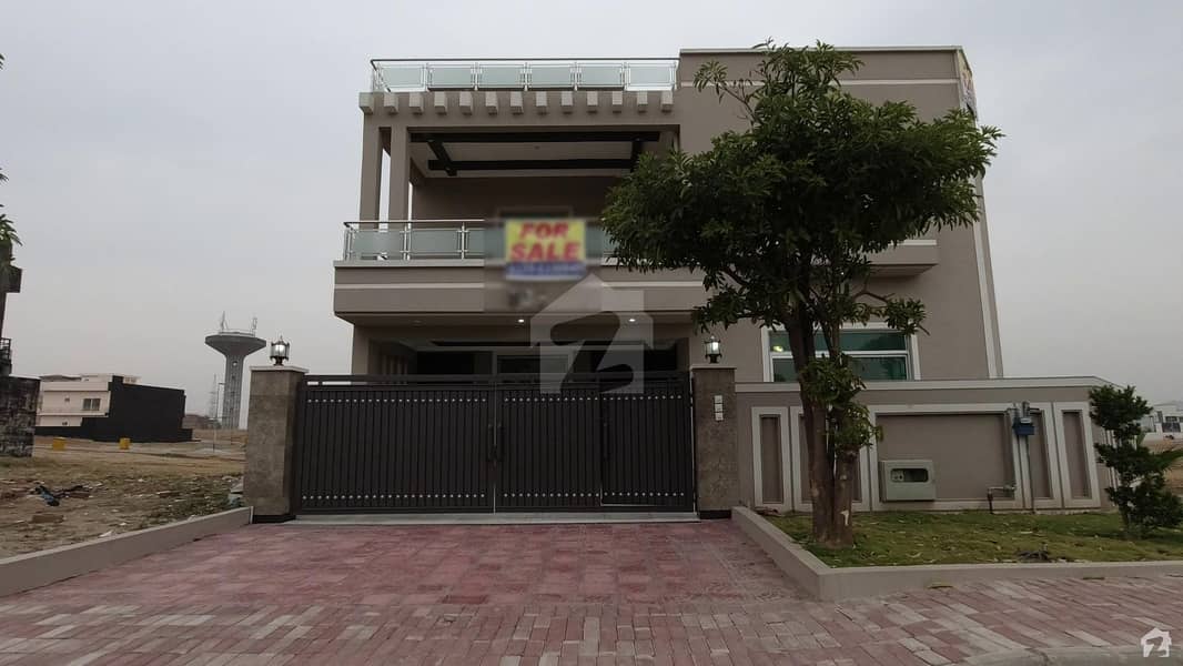 Boulevard Corner House Is Available For Sale In Bahria Town Phase 8