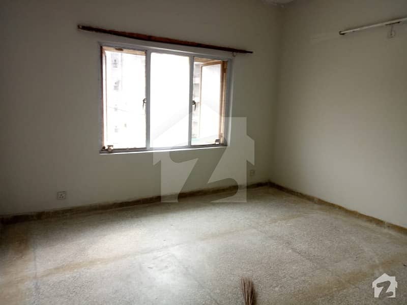 3 Bed Flat Available For Rent