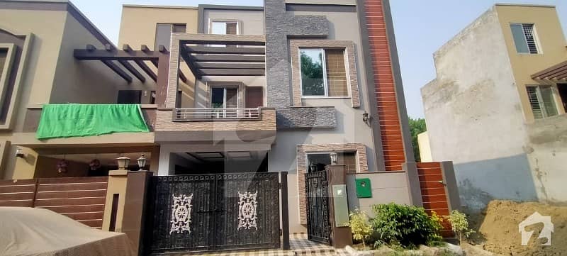 5 Marla Brand New Luxury House For Rent Sector D Bahria Town Lahore