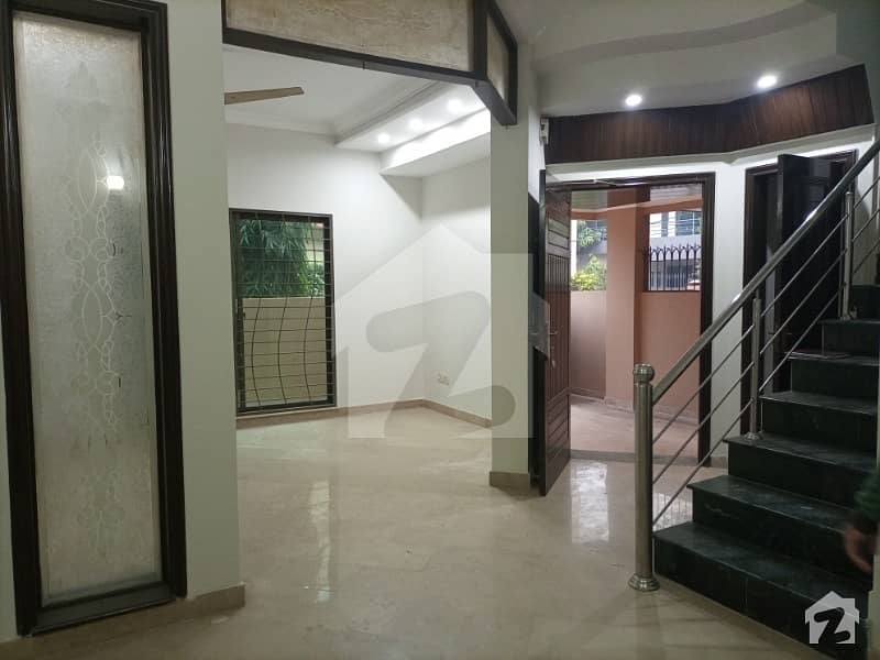 ڈی ایچ اے فیز 3 ڈیفنس (ڈی ایچ اے) لاہور میں 3 کمروں کا 5 مرلہ مکان 55 ہزار میں کرایہ پر دستیاب ہے۔