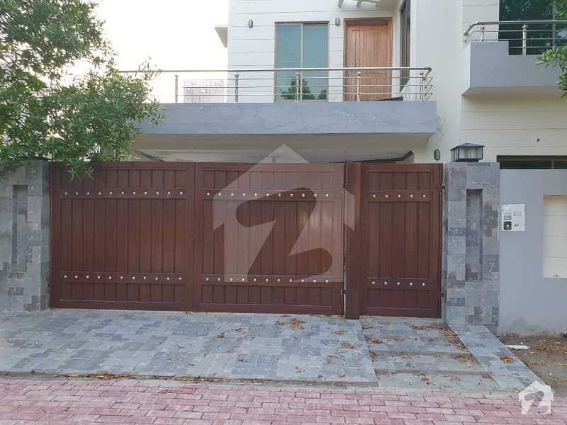 10 Marla House Bahria Town  Rafi Block Lahore For Sale