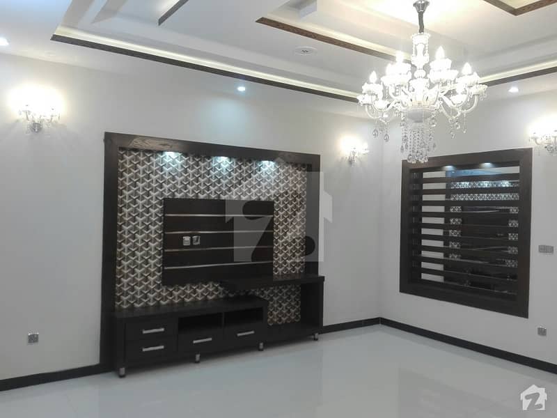 10 Marla Spacious House Available In Punjab University Employees Society For Sale