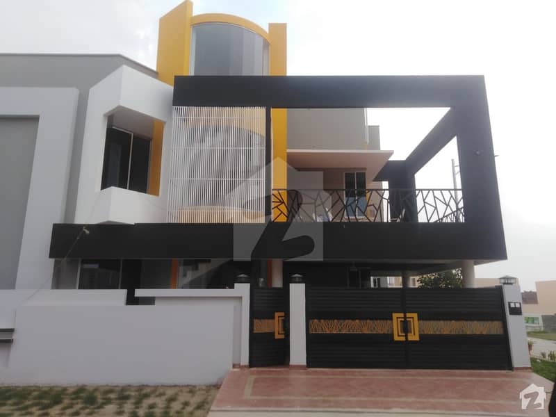 9 Marla House In Jhangi Wala Road Is Available