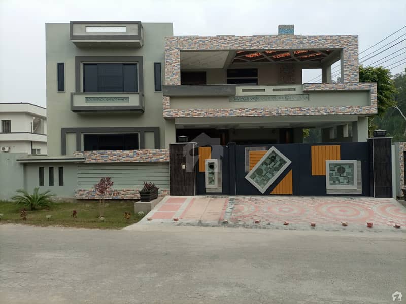 House In DC Colony Sized 1 Kanal Is Available