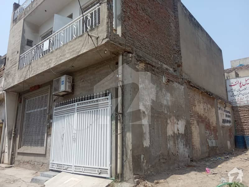 سمن آباد مین بولیورڈ سمن آباد لاہور میں 3 کمروں کا 5 مرلہ مکان 2.5 کروڑ میں برائے فروخت۔