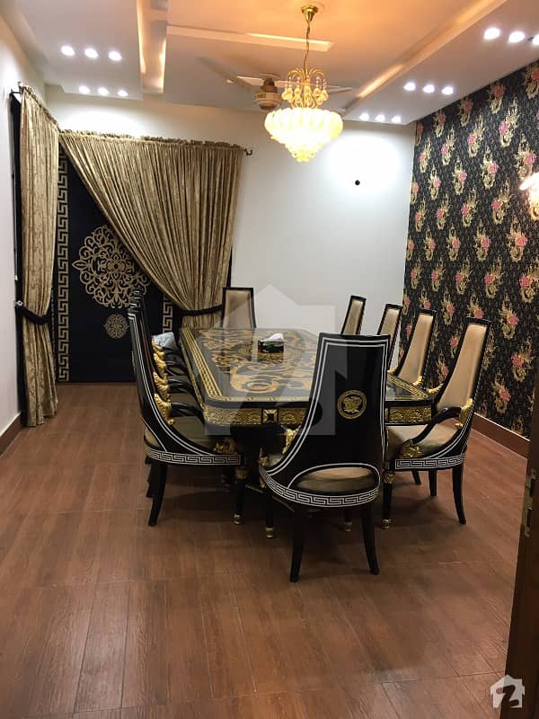 بحریہ ٹاؤن ۔ بابر بلاک بحریہ ٹاؤن سیکٹر A بحریہ ٹاؤن لاہور میں 7 کمروں کا 2 کنال مکان 10.5 کروڑ میں برائے فروخت۔