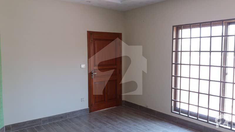 10 Marla House For Rent Bahria Town Lahore