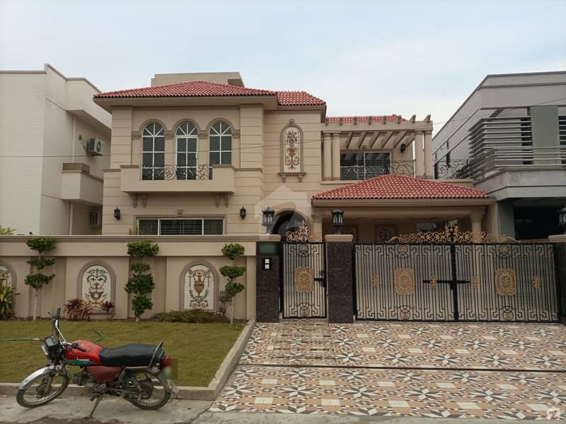 1 Kanal House In Central DC Colony For Sale