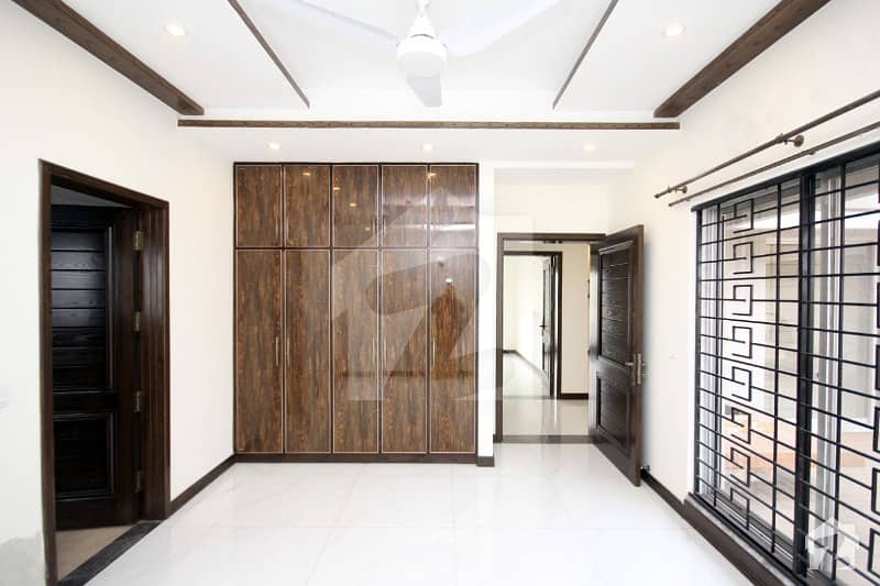 1 Kanal Luxury Upper Portion Available For Rent In Dha