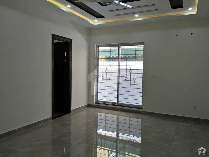 1 Kanal House Available For Sale In EME Society