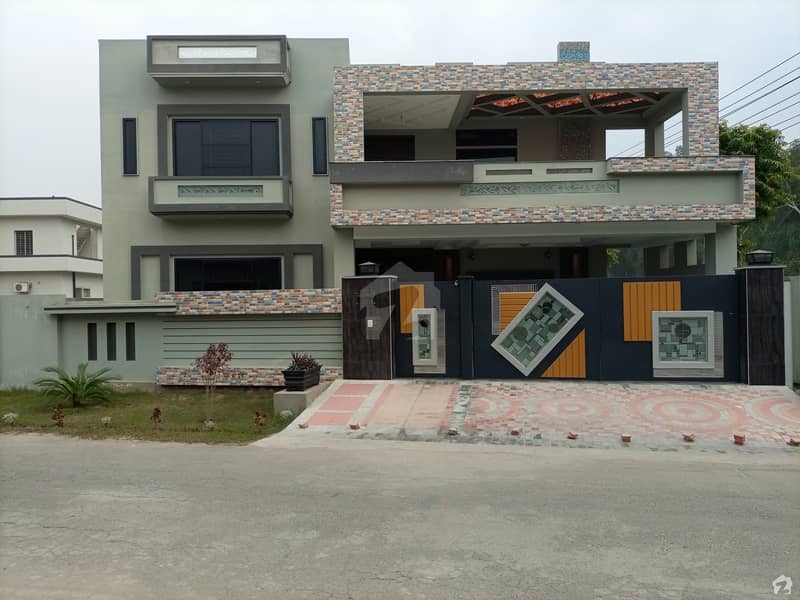 Perfect 1 Kanal House In DC Colony For Sale