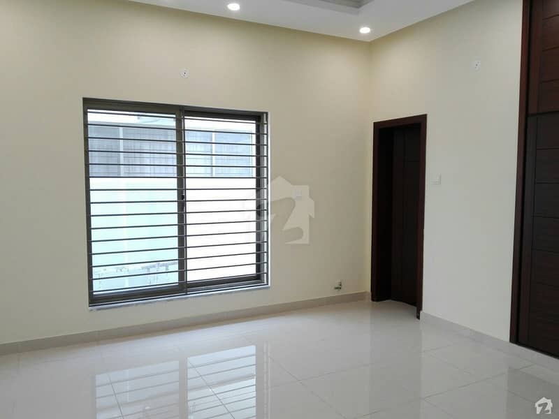 Ideally Located House For Sale In Gulraiz Housing Scheme Available