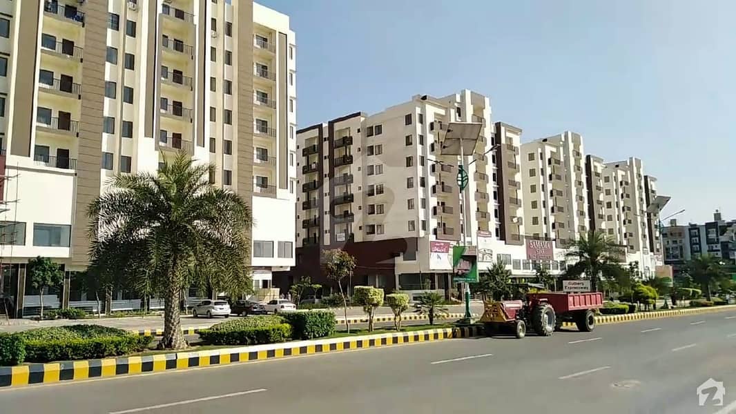 Flat In Gulberg Sized 1100 Square Feet Is Available
