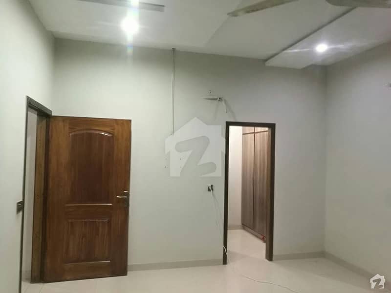 7 Marla Flat Available For Rent In College Road