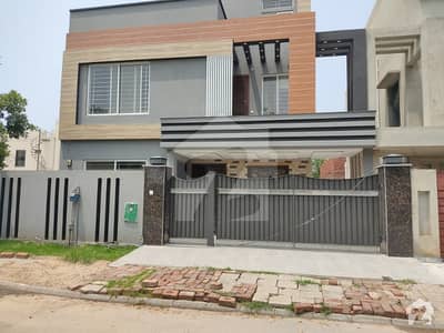 بحریہ ٹاؤن سیکٹرڈی بحریہ ٹاؤن لاہور میں 5 کمروں کا 10 مرلہ مکان 2.05 کروڑ میں برائے فروخت۔ بحریہ ٹاؤن سیکٹرڈی بحریہ ٹاؤن لاہور میں 5 کمروں کا 10 مرلہ مکان 2.05 کروڑ میں برائے فروخت۔