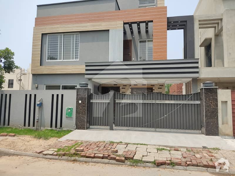 10 Marla Corner Brand New Classy House For Sale In Bahria Town Lahore
