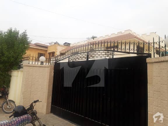 Defence 1000 Yards Bungalow For Rent At Zamzama
