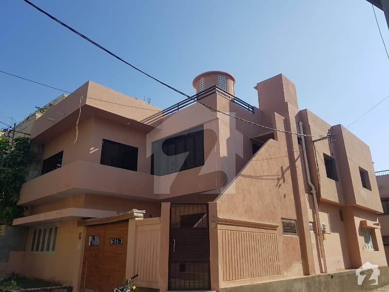 روحیل کھَنڈ سوسائٹی گلشنِ اقبال ٹاؤن کراچی میں 5 کمروں کا 8 مرلہ مکان 6.5 کروڑ میں برائے فروخت۔