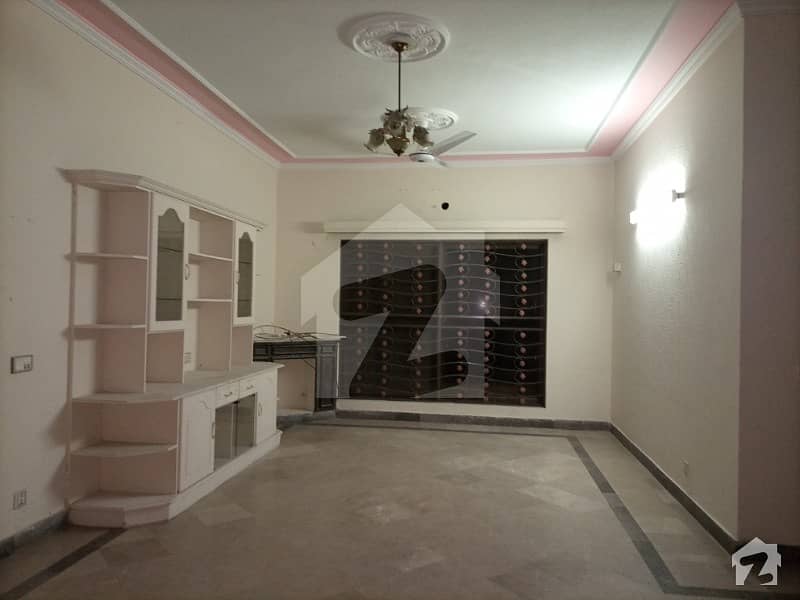 ڈی ایچ اے فیز 4 ڈیفنس (ڈی ایچ اے) لاہور میں 3 کمروں کا 5 مرلہ مکان 42 ہزار میں کرایہ پر دستیاب ہے۔