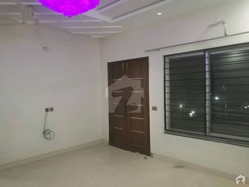 7 Marla Flat For Rent In Beautiful College Road