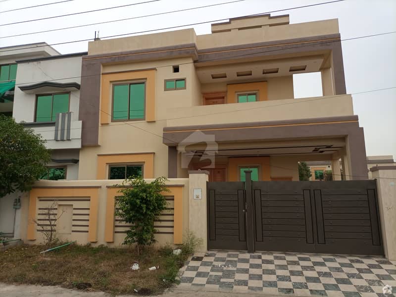 9 Marla House In DC Colony For Sale
