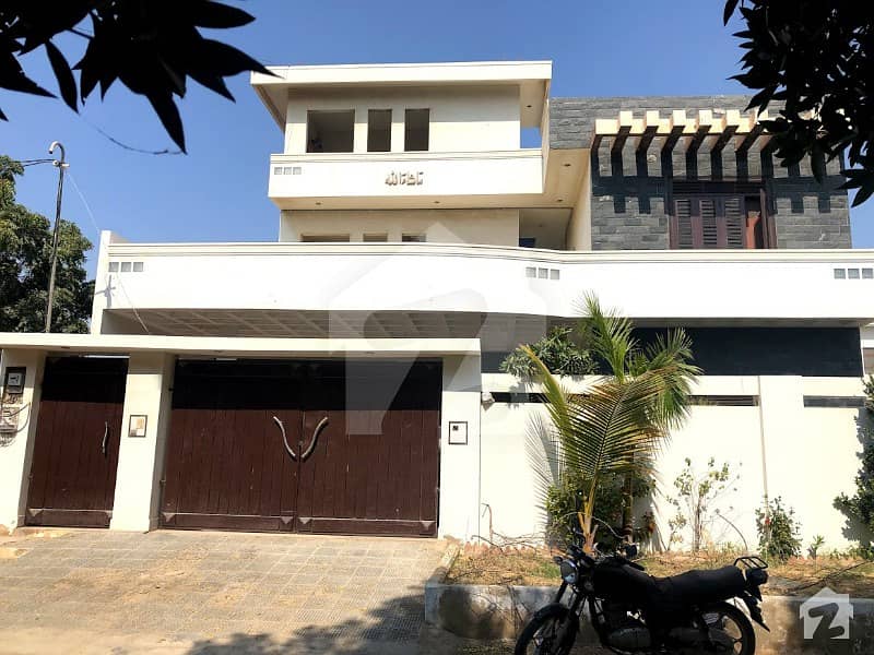 ابلاغِ عامہ سوسائٹی کراچی میں 6 کمروں کا 16 مرلہ مکان 3.5 کروڑ میں برائے فروخت۔