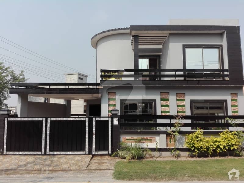 Prime Location Corner House Is Available For Sale