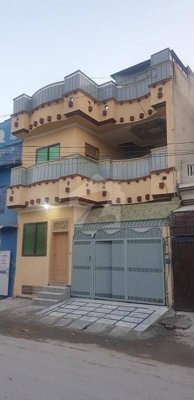 حیات آباد فیز 1 حیات آباد پشاور میں 9 کمروں کا 5 مرلہ مکان 2.1 کروڑ میں برائے فروخت۔