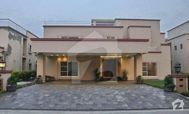 ڈی ایچ اے فیز 6 ڈیفنس (ڈی ایچ اے) لاہور میں 6 کمروں کا 2 کنال مکان 2.9 لاکھ میں کرایہ پر دستیاب ہے۔