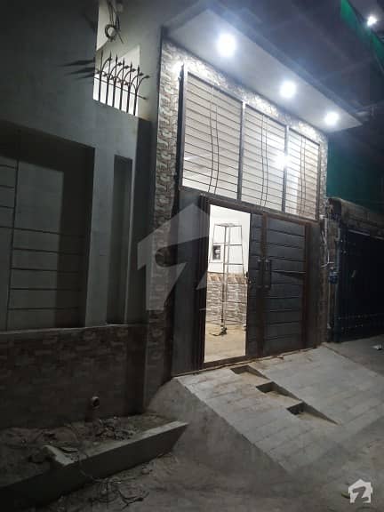 اقبال ٹاؤن سیالکوٹ میں 4 کمروں کا 5 مرلہ مکان 1.35 کروڑ میں برائے فروخت۔