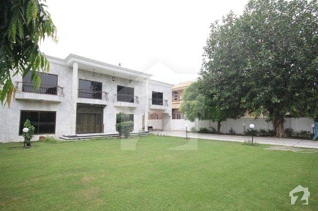 ڈی ایچ اے فیز 3 ڈیفنس (ڈی ایچ اے) لاہور میں 7 کمروں کا 2 کنال مکان 3.5 لاکھ میں کرایہ پر دستیاب ہے۔