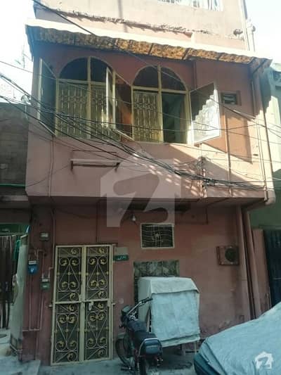 ایمپریس روڈ لاہور میں 4 کمروں کا 2 مرلہ مکان 45 لاکھ میں برائے فروخت۔